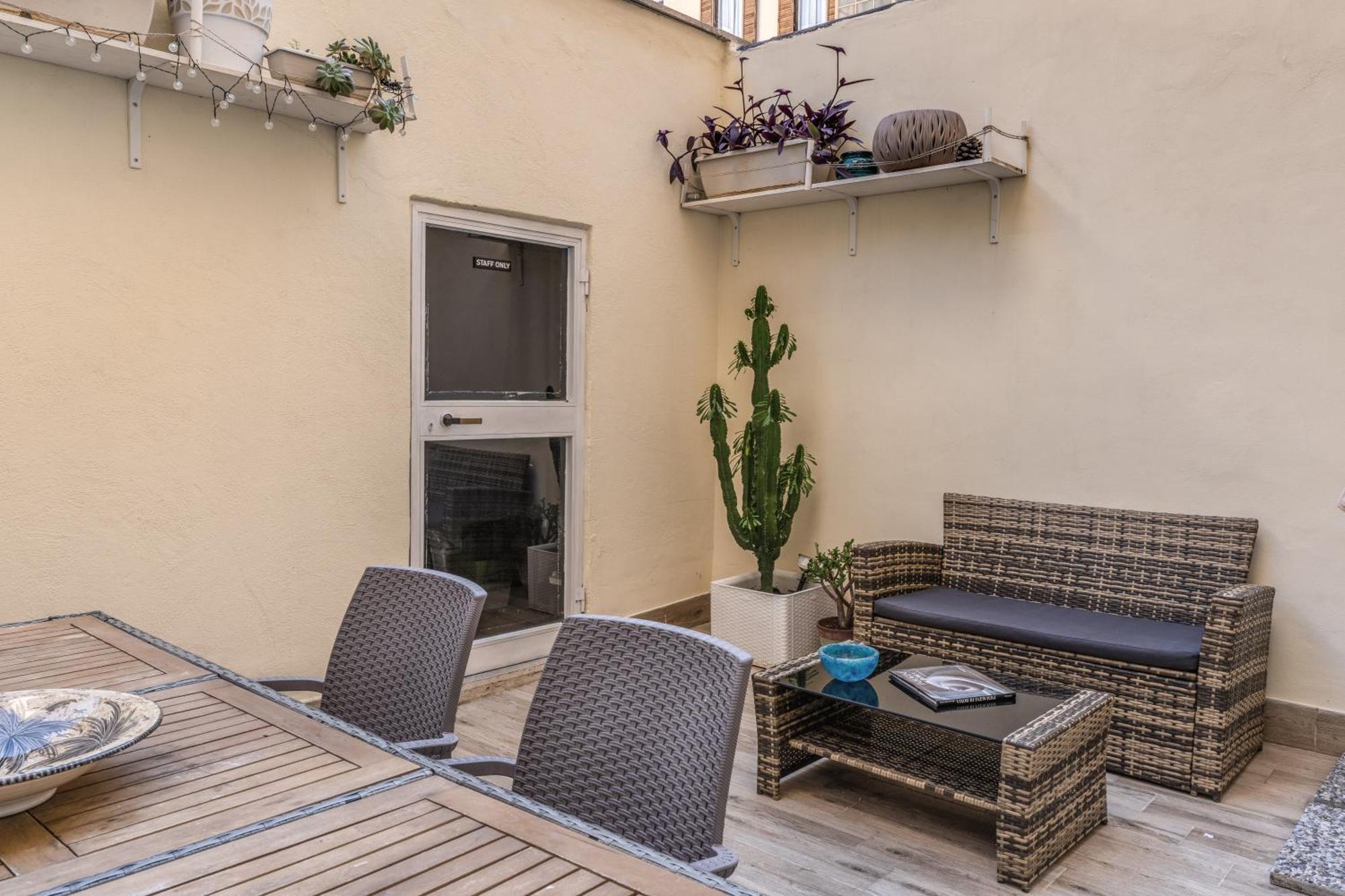 Nala Luxury Apartment With Terrace Рим Екстериор снимка